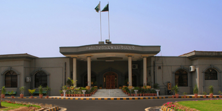 Islamabad High Court suspends PEMRA ban on Shahid Masood